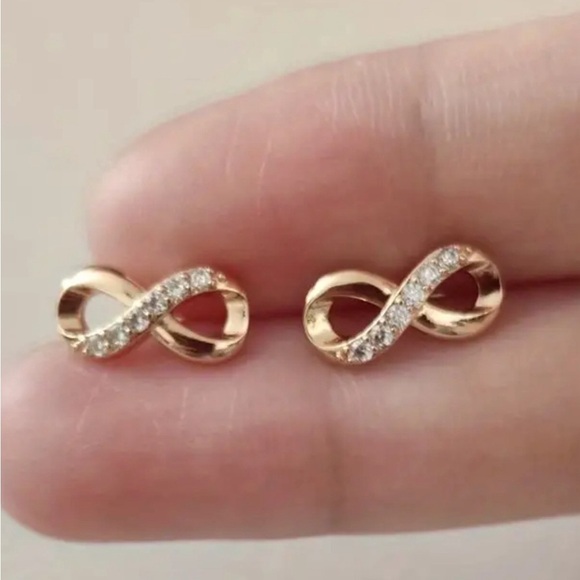 Fashion Jewelry Lucky Cubic Zirconia Infinity Shaped Stud Earrings - Picture 2 of 2